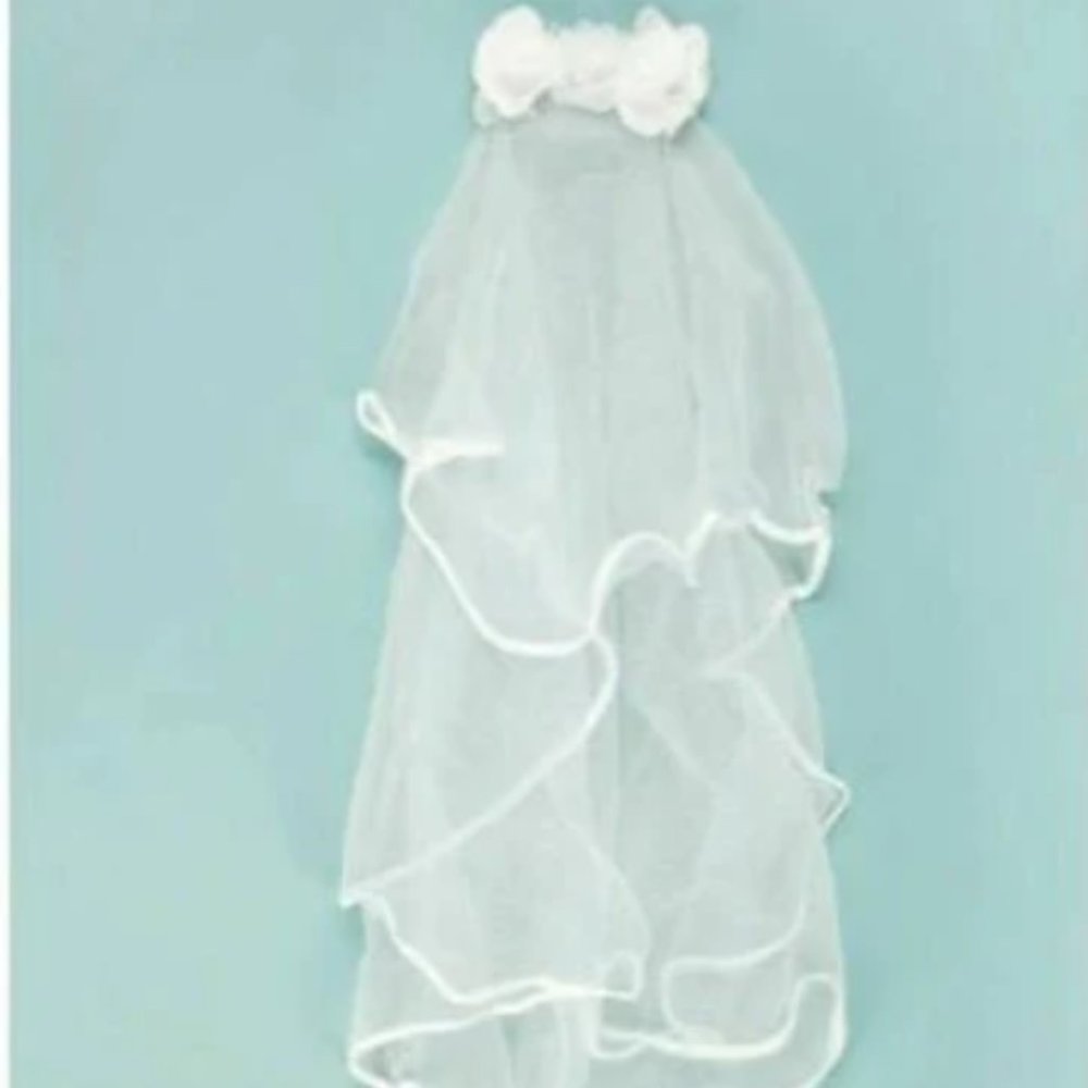 Wedding Veil White Satin Trim With Flower Hair Comb/ Bridal flower bridesmaids